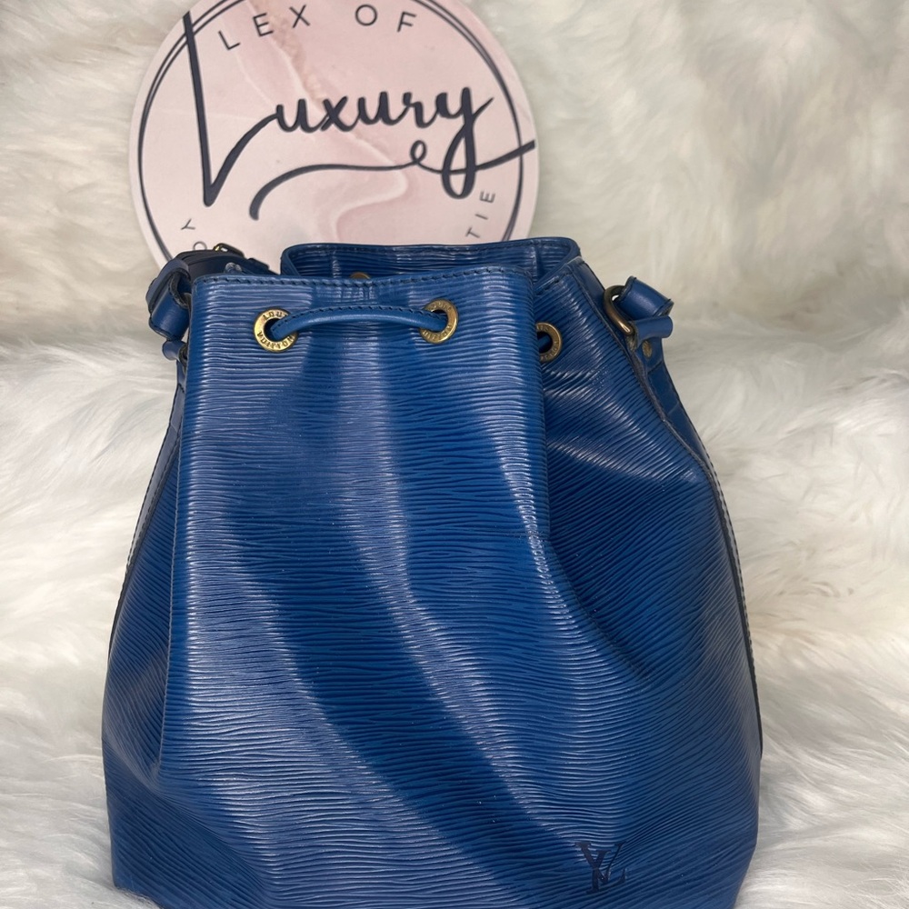💙Louis Vuitton Toledo Blue Epi Noe 💙